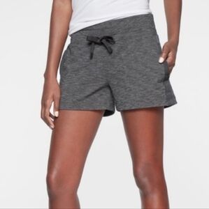 Athleta Metro Downtown 4" Short